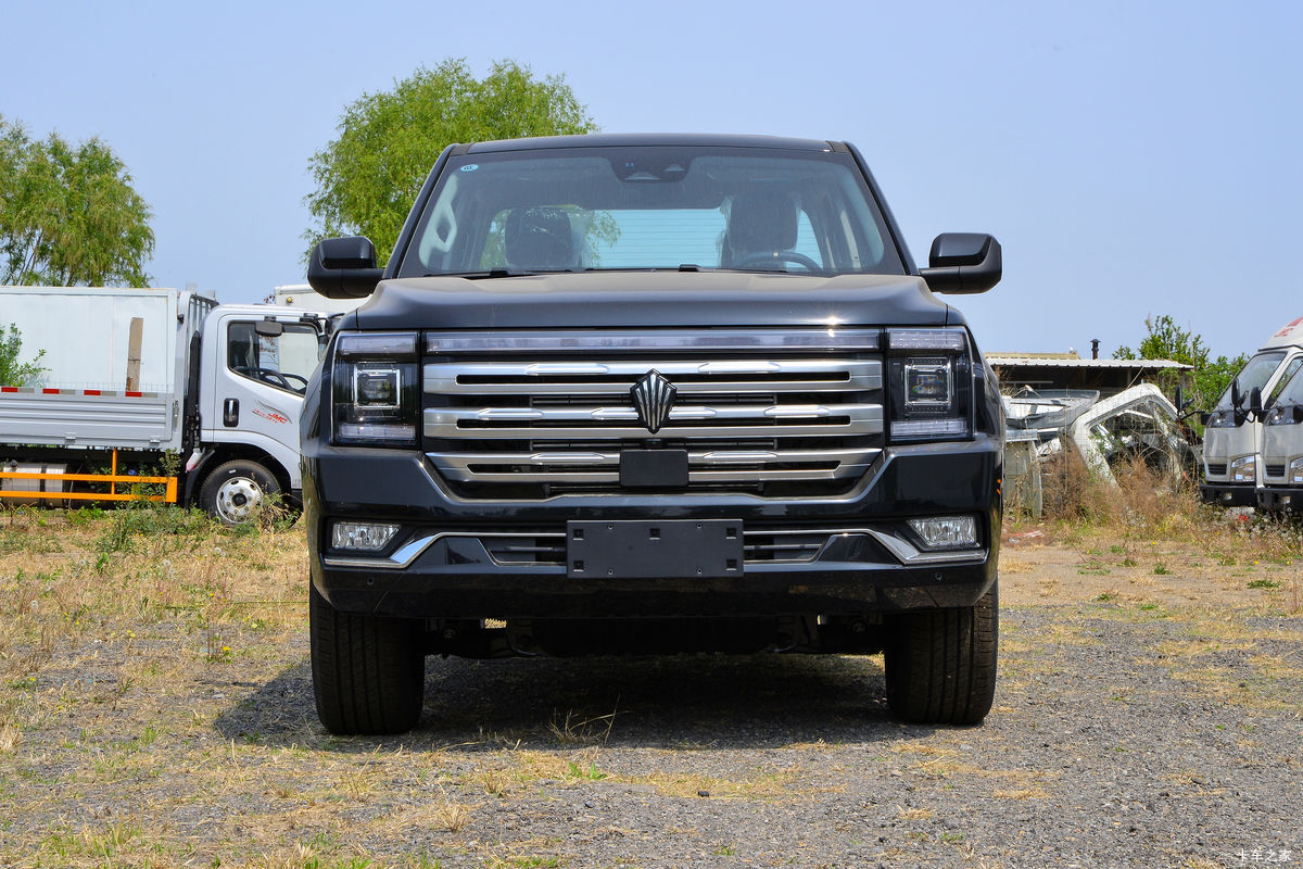 江铃 大道 追光者 运动型 悦享款 2.3T汽油 245马力 自动两驱 标轴双排工程车