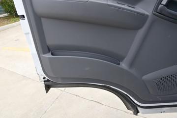 庆铃底盘&nbsp;冷藏车驾驶室图片