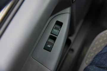 庆铃底盘&nbsp;冷藏车驾驶室图片