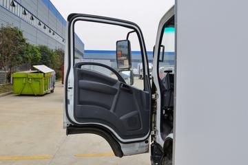 庆铃底盘&nbsp;冷藏车驾驶室图片