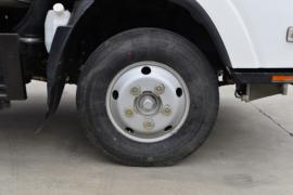 庆铃底盘&nbsp;冷藏车底盘图片