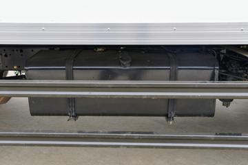 ���� ��ʮ��KV100 132���� 4X2 4.07����س�(��������)(CLW5040XLCQ6)ͼƬ