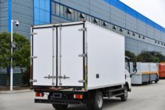 庆铃 五十铃KV100 132马力 4X2 4.07米冷藏车(程力威牌)(CLW5040XLCQ6)