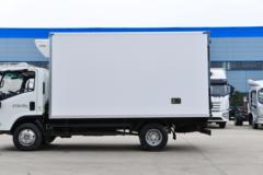 庆铃 五十铃KV100 132马力 4X2 4.07米冷藏车(程力威牌)(CLW5040XLCQ6)