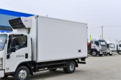 庆铃 五十铃KV100 132马力 4X2 4.07米冷藏车(程力威牌)(CLW5040XLCQ6)