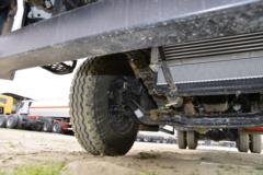 东风商用车 天锦VR 230马力 4X2 背罐车(华威驰乐牌)(SGZ5180ZBGDF6)