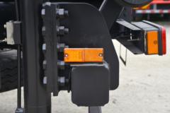 东风商用车 天锦VR 230马力 4X2 背罐车(华威驰乐牌)(SGZ5180ZBGDF6)