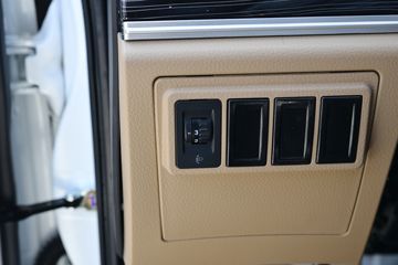 �������� ��R ����� 1.6L 122���� ���� 3.7�׵�����ʽ΢��(YTQ5031XXYPHQ331)ͼƬ