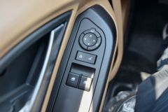 蓝擎汽车 凌R 高配版 1.6L 122马力 汽油 3.7米单排厢式微卡(YTQ5031XXYPHQ331)