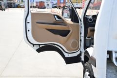 蓝擎汽车 凌R 高配版 1.6L 122马力 汽油 3.7米单排厢式微卡(YTQ5031XXYPHQ331)