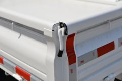 蓝擎汽车 凌R 高配版 1.6L 122马力 汽油 3.7米单排栏板微卡(YTQ1031PHQ331)