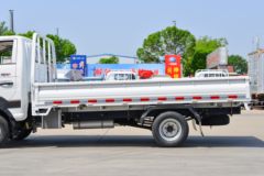 蓝擎汽车 凌R 高配版 1.6L 122马力 汽油 3.7米单排栏板微卡(YTQ1031PHQ331)