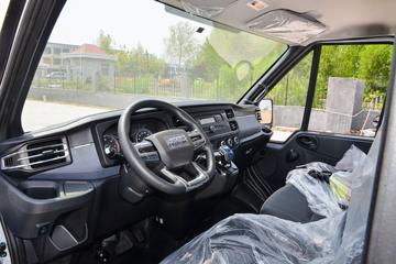 �������� ��˳ 2023�� 146���� 2.0T���� 3�� �Զ� �����и߶���ʽ���䳵ͼƬ