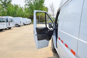 �������� ��˳ 2023�� 146���� 2.0T���� 3�� �Զ� �����и߶���ʽ���䳵ͼƬ