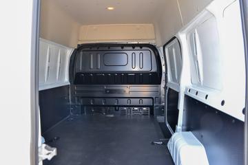 �������� ��˳ 2023�� 146���� 2.0T���� 3�� �Զ� �����и߶���ʽ���䳵ͼƬ