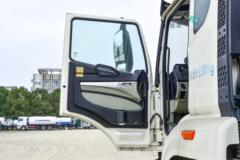 中国重汽 HOWO N5W 350马力 8X4 干混砂浆运输车(华威驰乐牌)(SGZ5313GGHZZ6N)