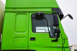 中国重汽成都商用车底盘&nbsp;粉粒物料运输车外观图片