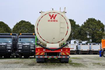 中国重汽成都商用车底盘 粉粒物料运输车外观图片
