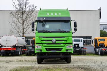 中国重汽成都商用车底盘 粉粒物料运输车外观图片
