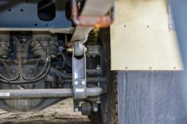 中国重汽成都商用车底盘&nbsp;粉粒物料运输车底盘图片