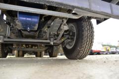 中国重汽成都商用车 豪沃V7 400马力 8X4 低密度粉粒物料运输车(华威驰乐牌)(SGZ5310GFLZZ6W)