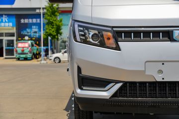 �������� ��R ����� 1.6L 122���� ���� 4.03�׵�������΢��(YTQ1031PHQ331)ͼƬ