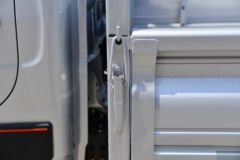 蓝擎汽车 凌R 高配版 1.6L 122马力 汽油 4.03米单排栏板微卡(YTQ1031PHQ331)