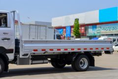 蓝擎汽车 凌R 高配版 1.6L 122马力 汽油 4.03米单排栏板微卡(YTQ1031PHQ331)