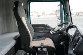 换电&nbsp;电动牵引车驾驶室图片