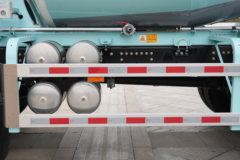 质子汽车 充电版 8X4 纯电动混凝土搅拌运输车底盘352.71kWh