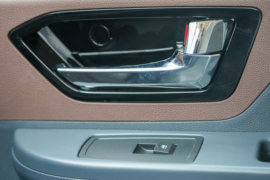 白景&nbsp;电动冷藏车驾驶室图片