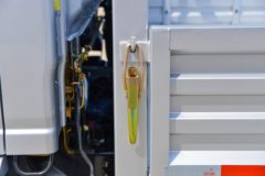 蓝擎轻卡 龙H 151马力 4.18米AMT自动档单排栏板轻卡(YTQ1041KK332)