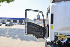陕汽商用车 德龙G300 170马力 4.18米单排栏板轻卡(7T后桥)(SX1046NP6341)