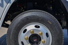 陕汽商用车 德龙G300 170马力 4.18米单排栏板轻卡(7T后桥)(SX1046NP6341)
