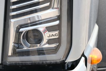 ���� ����˹T7 195���� 4X2 4.6���Ű��դʽ�ػ���(HFC5181CCYB40K1D1S)ͼƬ