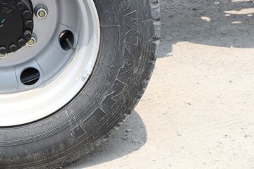 ���� ����˹T7 195���� 4X2 4.6���Ű��դʽ�ػ���(HFC5181CCYB40K1D1S)ͼƬ