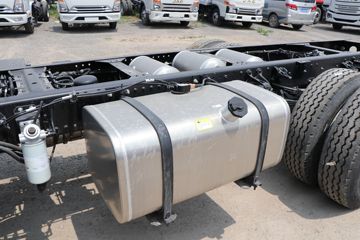 ���� ����˹T7 195���� 4X2 4.6���Ű��դʽ�ػ���(HFC5181CCYB40K1D1S)ͼƬ