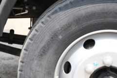 江淮 德沃斯T7 195马力 4X2 4.6米排半仓栅式载货车(HFC5181CCYB40K1D1S)