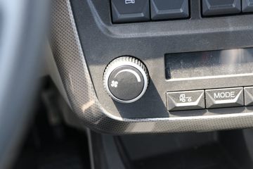 �й�����HOWO С�� 140���� 3.95�׵�������С��(ZZ1047F3112F145)ͼƬ