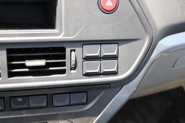 �й�����HOWO С�� 140���� 3.95�׵�������С��(ZZ1047F3112F145)ͼƬ