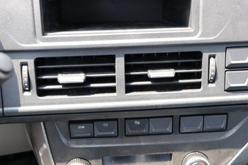 �й�����HOWO С�� 140���� 3.95�׵�������С��(ZZ1047F3112F145)ͼƬ