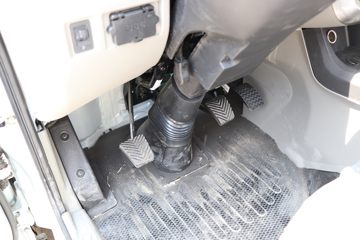 �й�����HOWO С�� 140���� 3.95�׵�������С��(ZZ1047F3112F145)ͼƬ