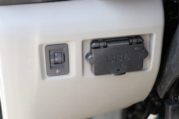 �й�����HOWO С�� 140���� 3.95�׵�������С��(ZZ1047F3112F145)ͼƬ