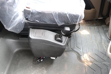 �����ؿ� ����M6000 �콢�� 300���� 4X2 9.85��AMT�Զ�����ʽ�ػ���(����)(SX5189XXYVB721)ͼƬ