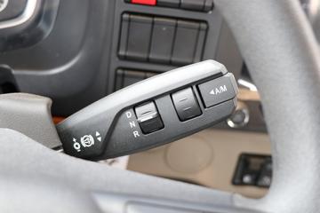 �����ؿ� ����M6000 �콢�� 300���� 4X2 9.85��AMT�Զ�����ʽ�ػ���(����)(SX5189XXYVB721)ͼƬ