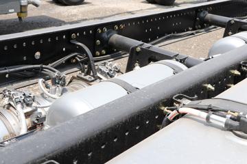 �����ؿ� ����M6000 �콢�� 300���� 4X2 9.85��AMT�Զ�����ʽ�ػ���(����)(SX5189XXYVB721)ͼƬ