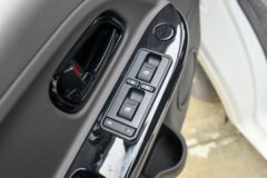 东风股份 御风EM26 3T 4.865米纯电动厢式运输车(续航220km)41.86kWh