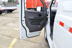 东风股份 御风EM26 3T 4.865米纯电动厢式运输车(续航220km)41.86kWh