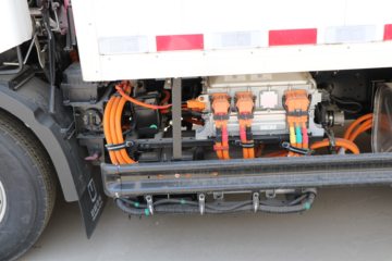 Զ�� ����H8E 2023�� ���˰� 4.5T 4.02�׵��Ŵ��綯��س�106.95kWhͼƬ