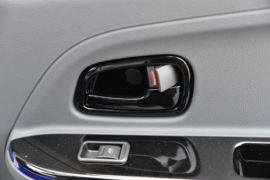 御风EM27&nbsp;电动封闭厢货驾驶室图片